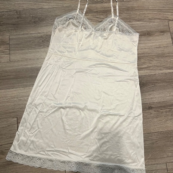 Cottage core cream slip dress - Picture 6 of 6